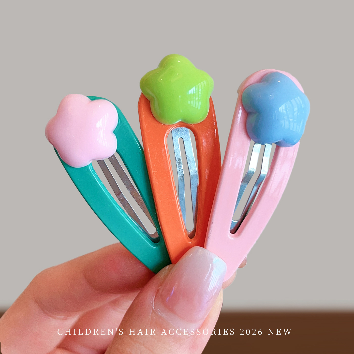 กิ๊บติดผมรูปหัวใจ ดาว กระต่าย  - Ornament Ball Set บทวิจารณ์และราคา